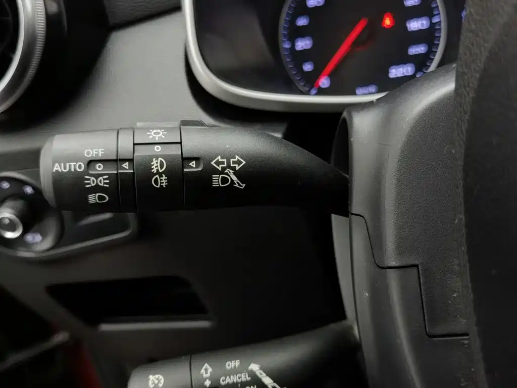 Фото 21 - MG ZS