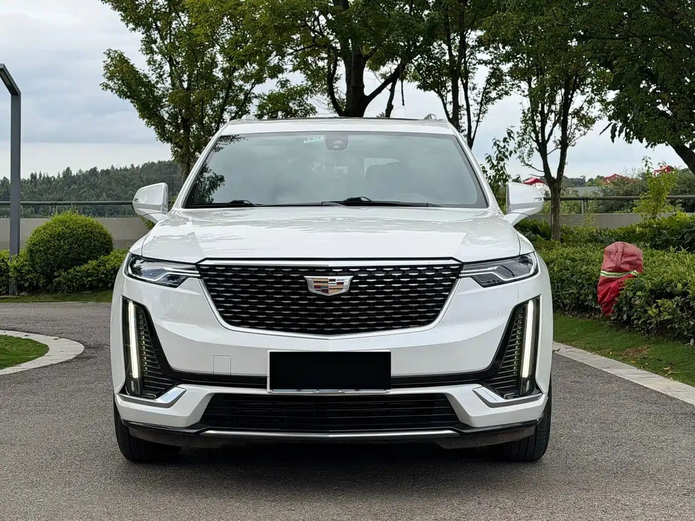 Photo 2 - Cadillac XT6