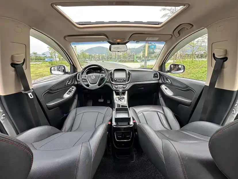 Baojun 560 2017 2016 1.8L iAMT Luxury