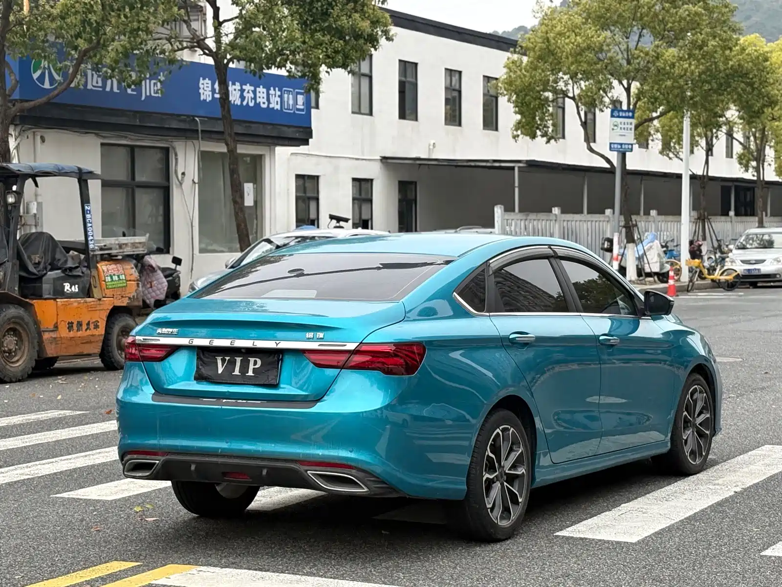 Фото 15 - Geely Binrui