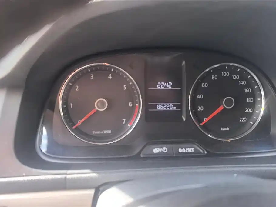 Volkswagen Lavida 2013 1.6L Automatic Comfort Edition фото 14