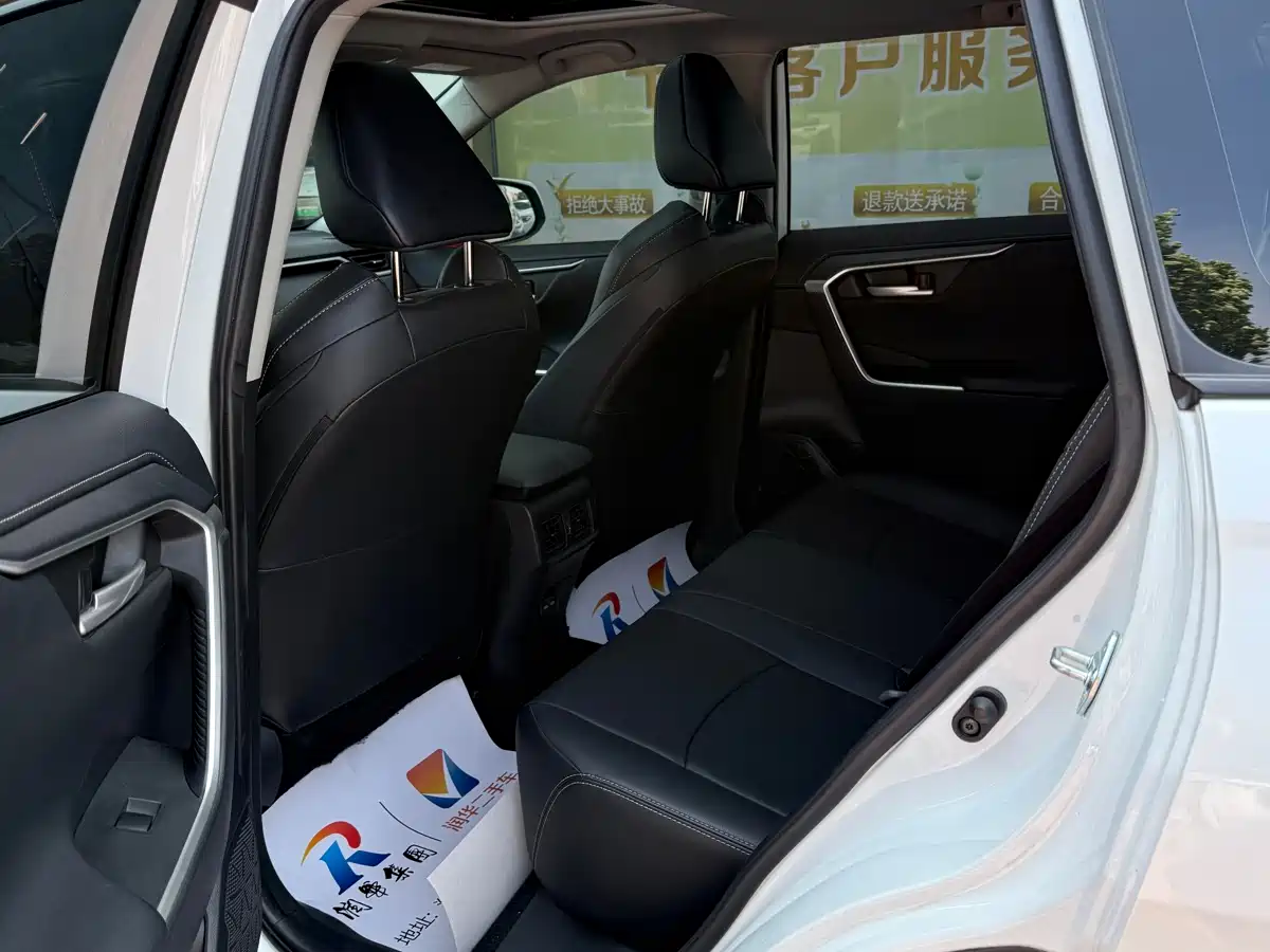 Toyota Wildlander 2022 2.0L CVT AWD Luxury Edition фото 6