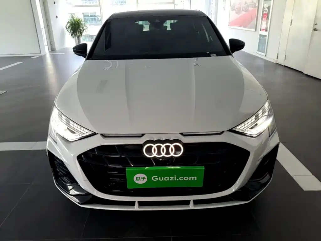 Audi A3 2026 2025 Facelift Sportback 35TFSI Flying Spur Premium
