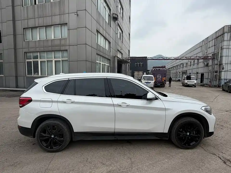 BMW X1 2020 sDrive20Li Fashion Model фото 5