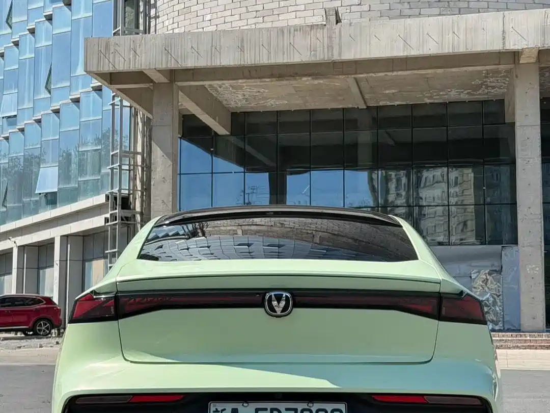 Changan UNI-V iDD 2023 2023 ZhiDian iDD 1.5T 113km Smart Fun Edition