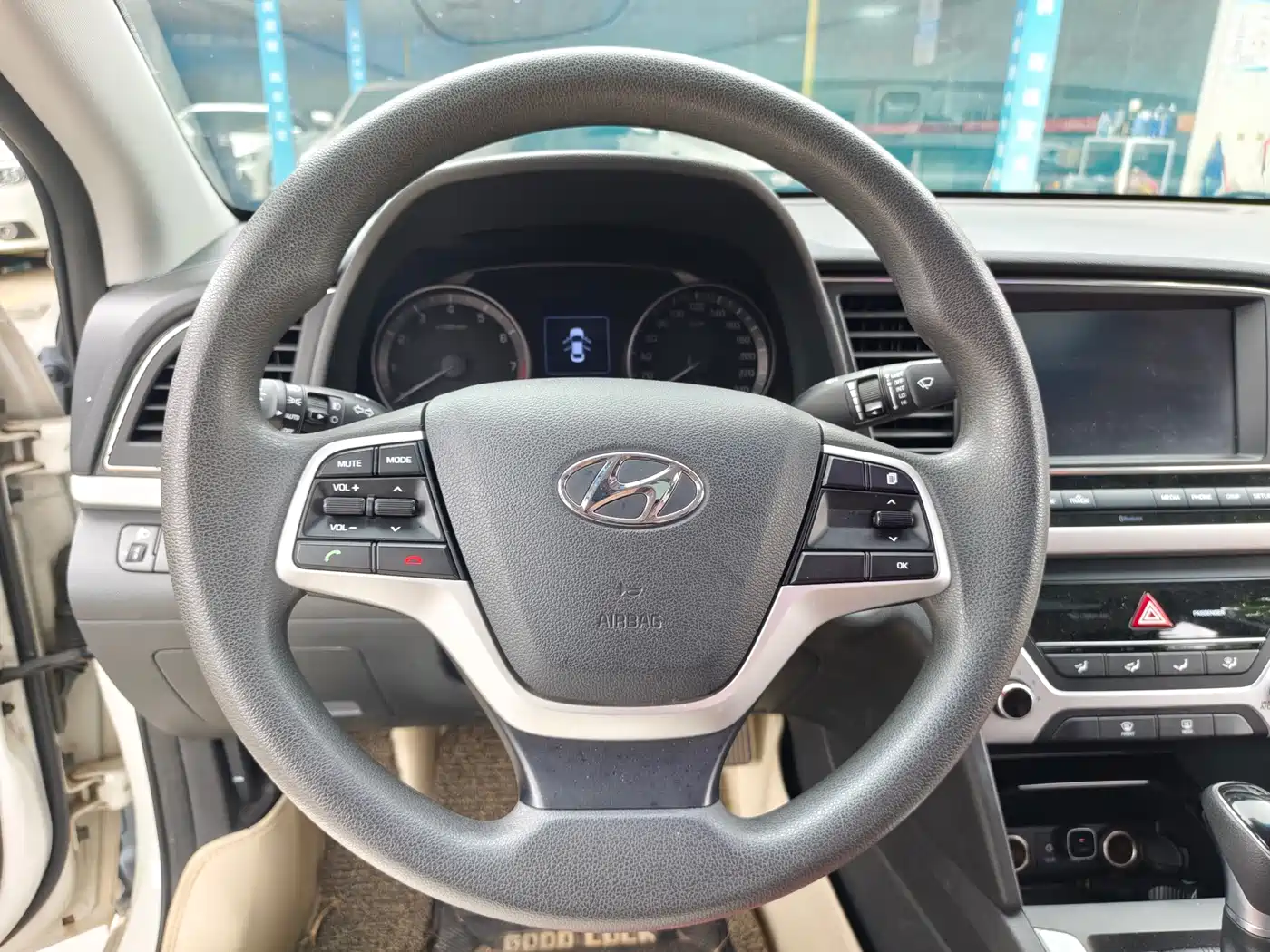 Hyundai Elantra 2016 Model 1.6L Automatic Smart Elite фото 15