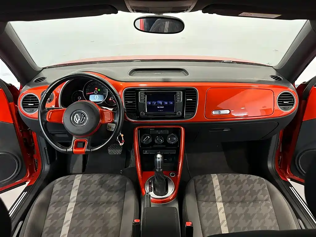 Volkswagen Beetle 2019 2018 180TSI Easy Joy Edition