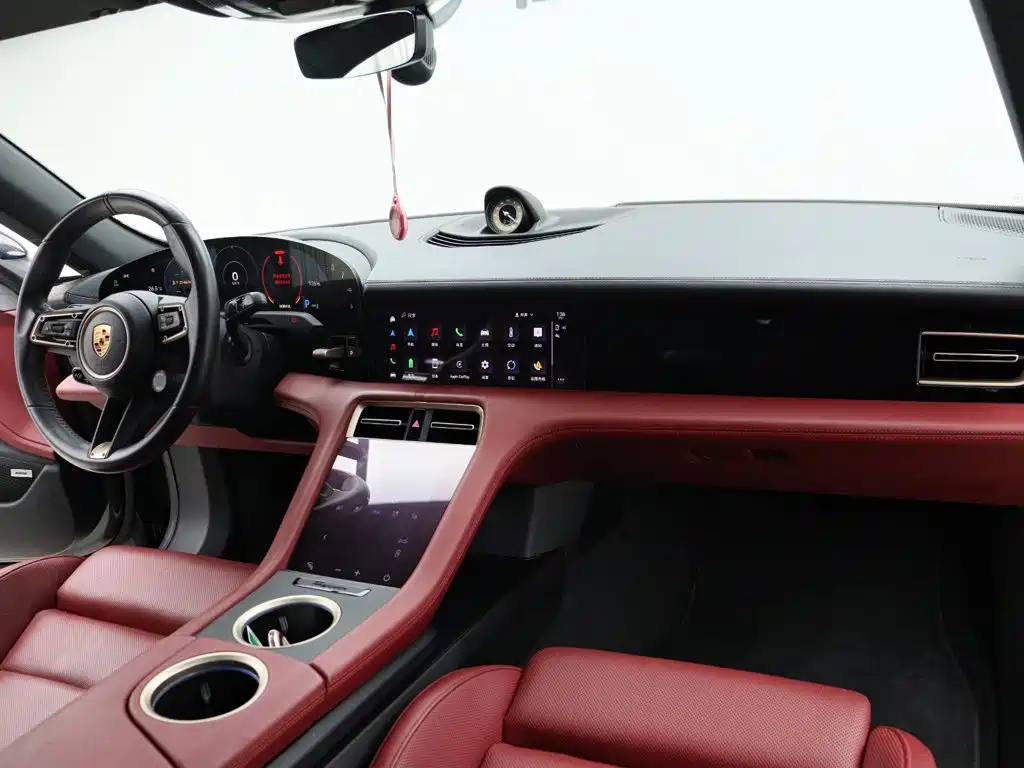 Porsche Taycan 2021 2020 Taycan