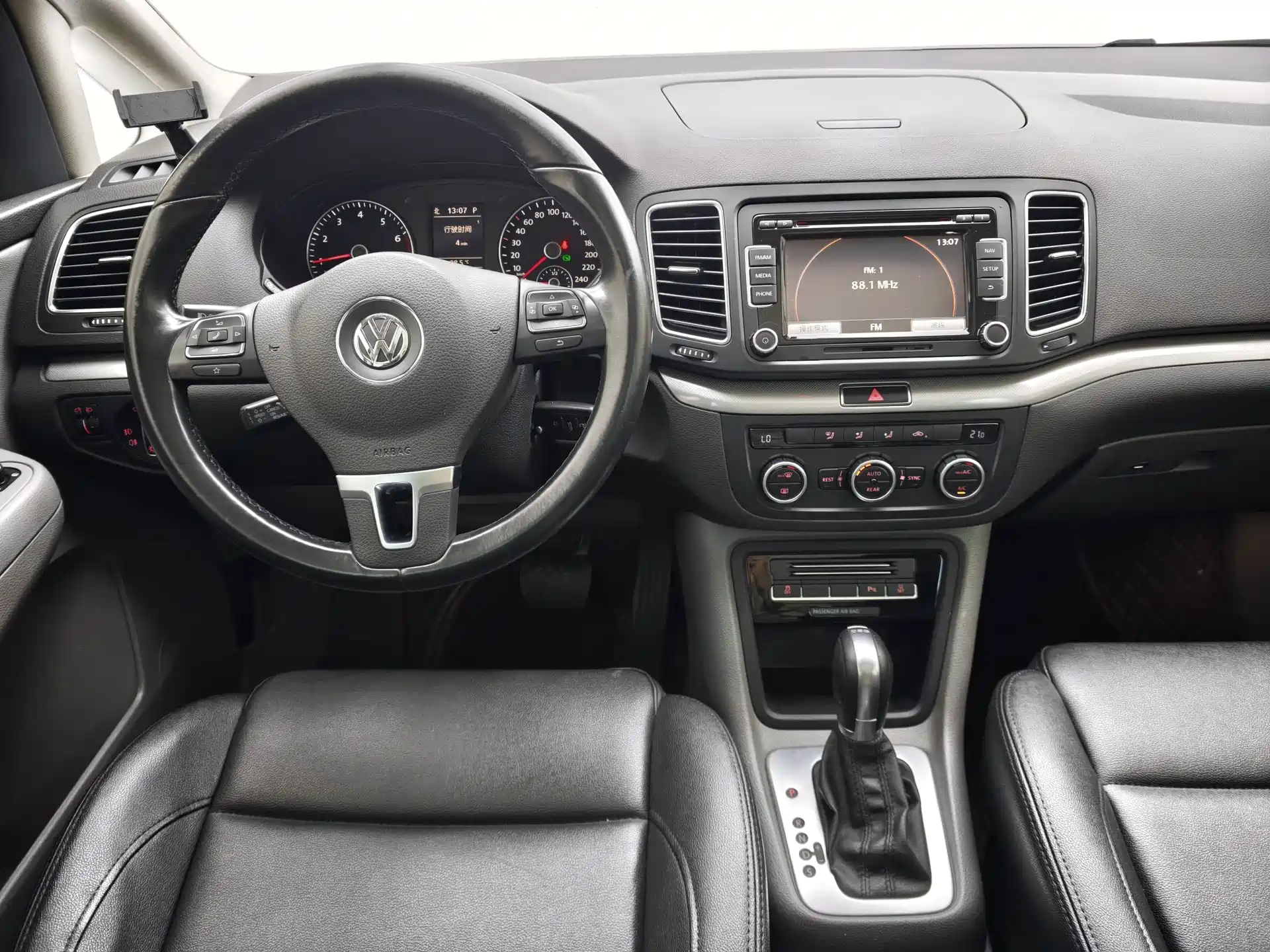 Фото 15 - Volkswagen Sharan