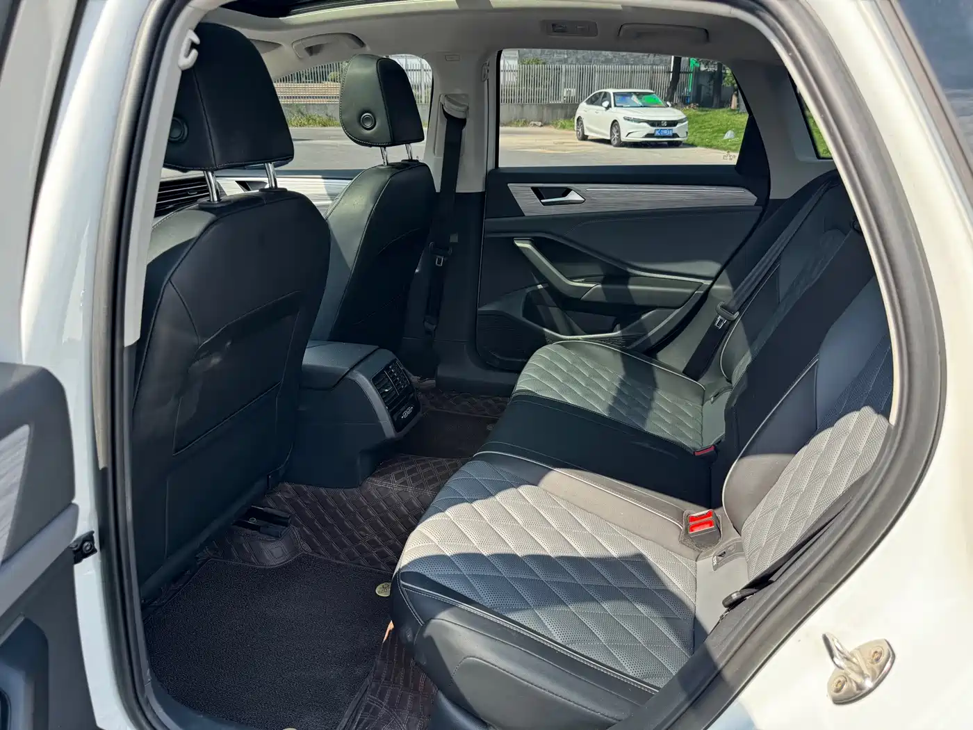 Volkswagen Sagitar, миниатюра 5