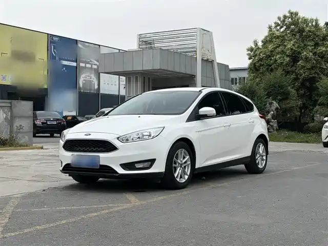  Ford Focus 2018 Hatchback Classic 1.6L Manual Trend Smart Edition