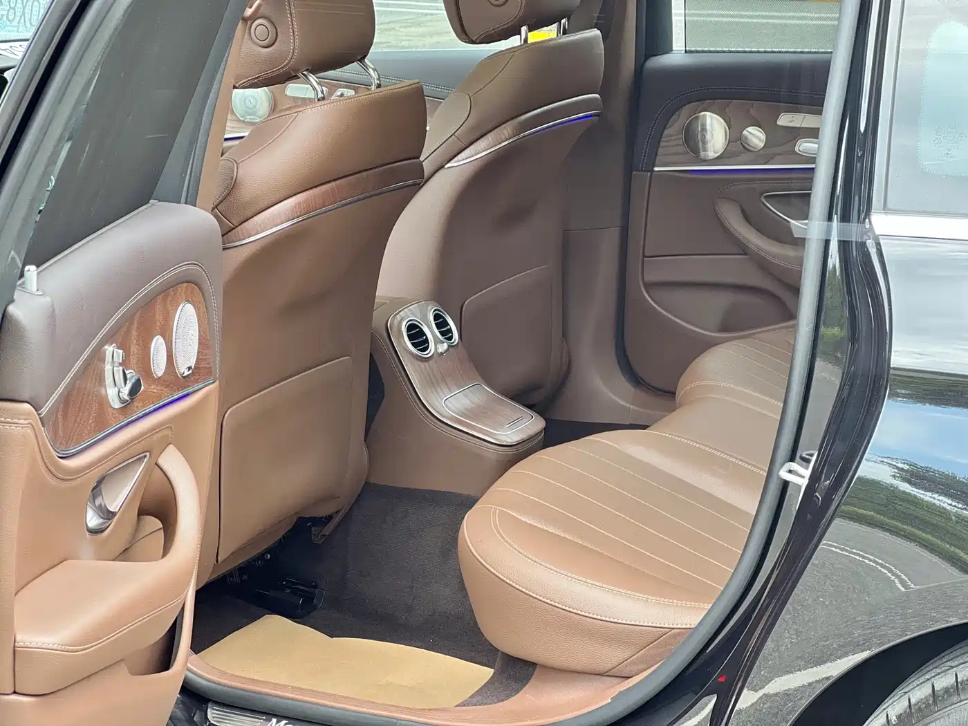 Mercedes-Benz E-Class 2021 E 300 L Luxury фото 10
