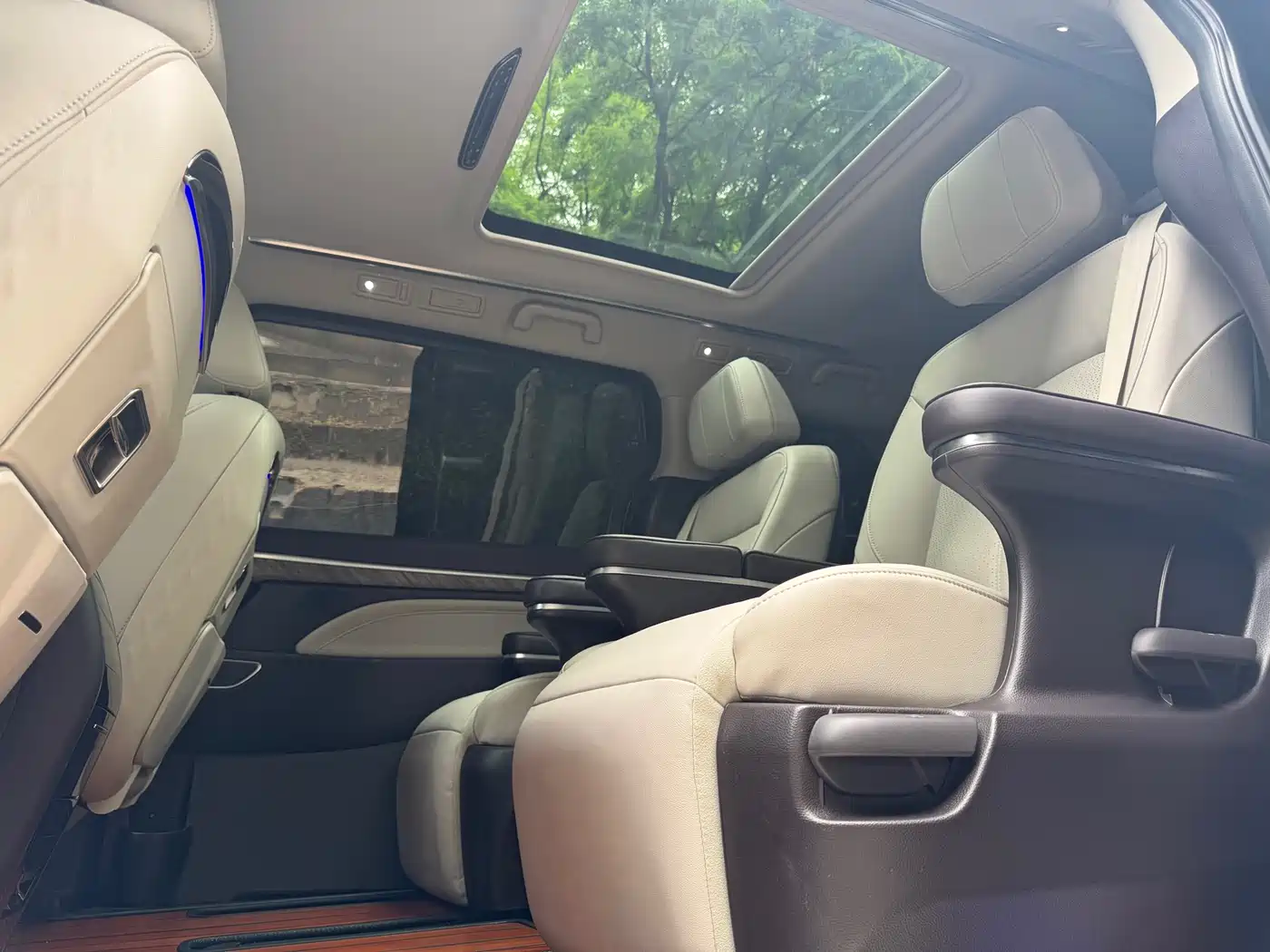 GAC Trumpchi Trumpchi M8 2021 Leading Show Series 390T Prestige Edition фото 9