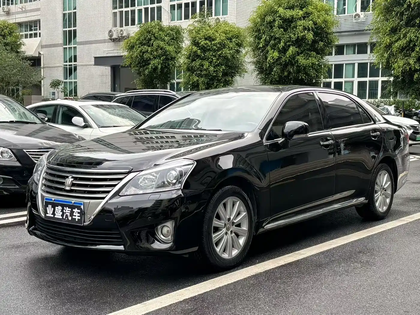 Toyota Crown 2012 2.5L Royal Leather Edition