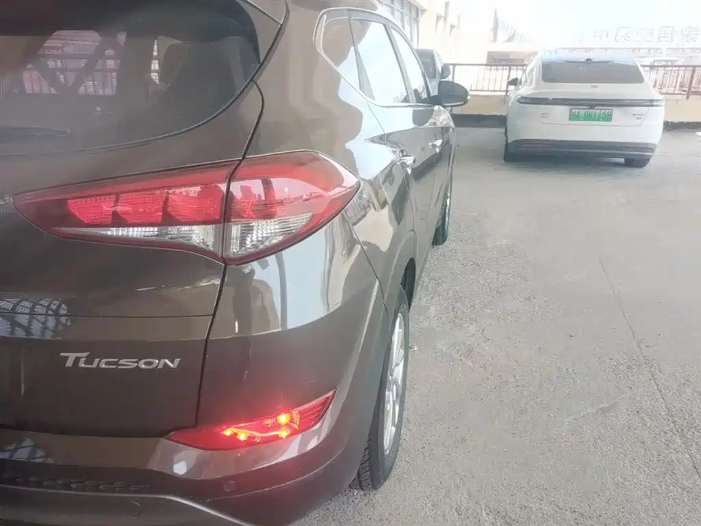 Hyundai Tucson 2015 1.6T Dual Clutch 2WD Smart фото 8
