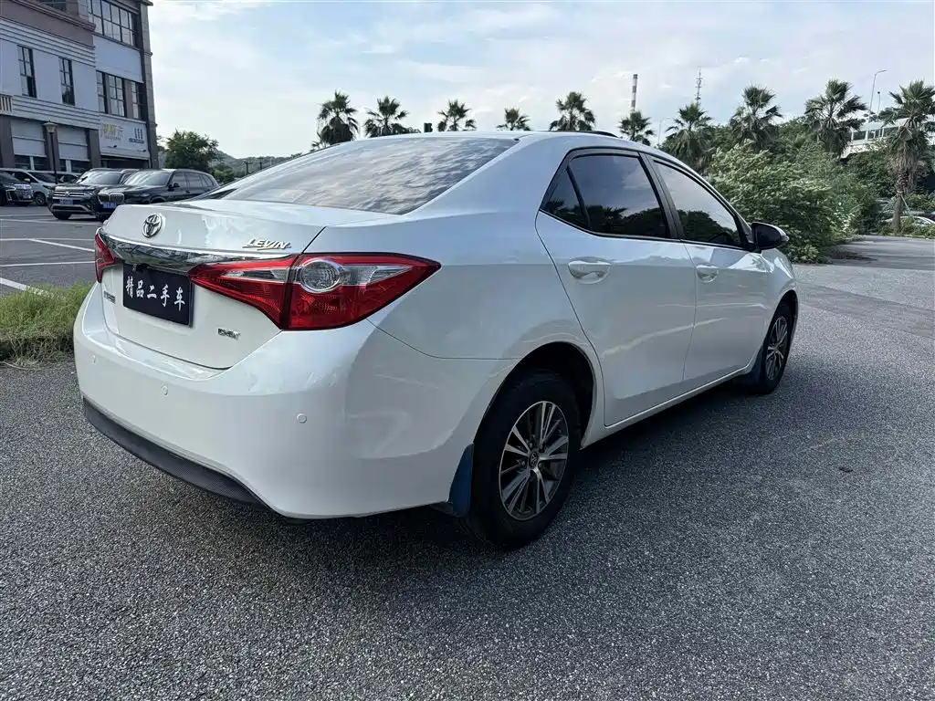 Toyota Levin 2017 Facelift 185T CVT Elite (China V) фото 4