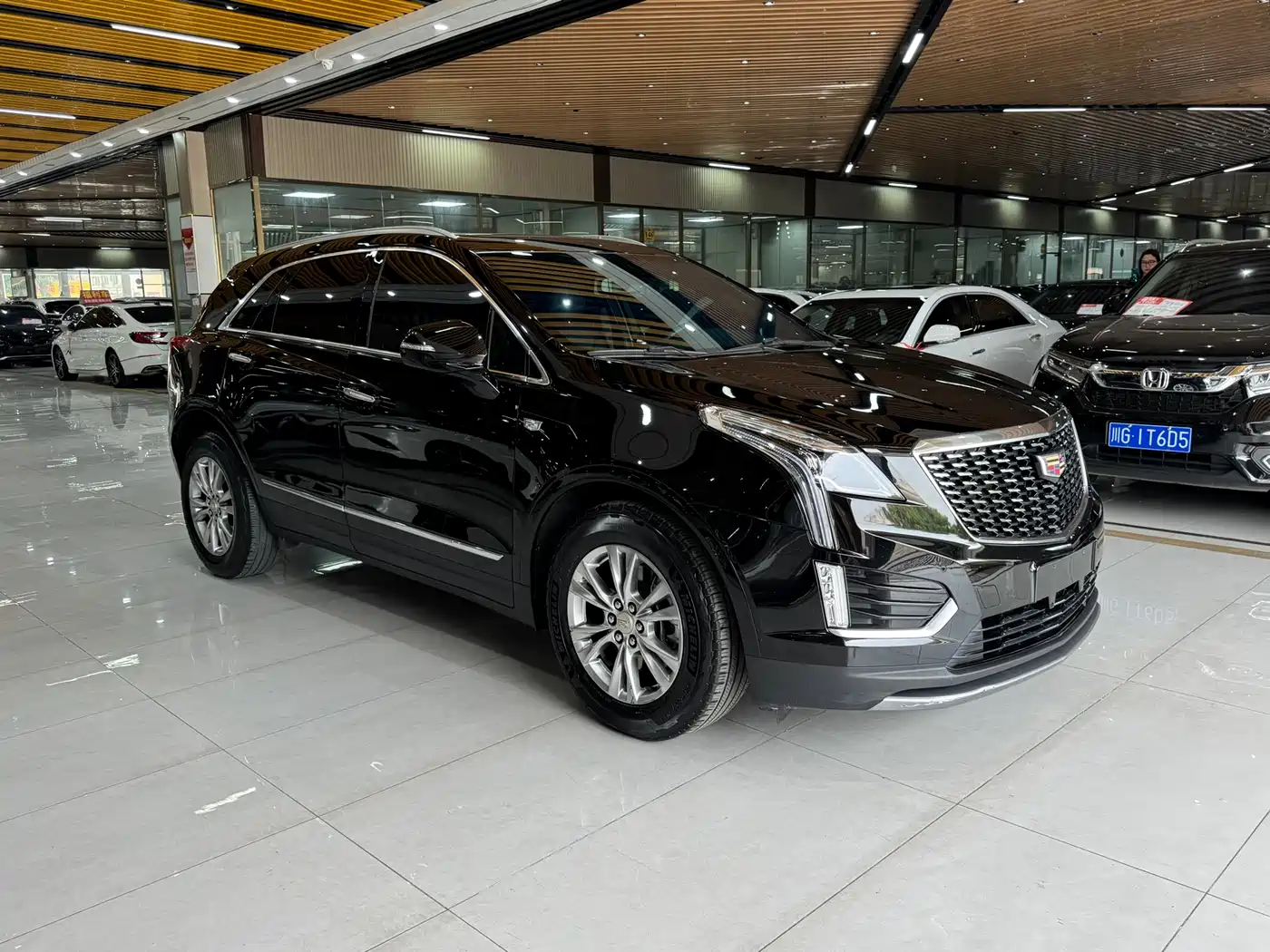 CADILLAC XT5