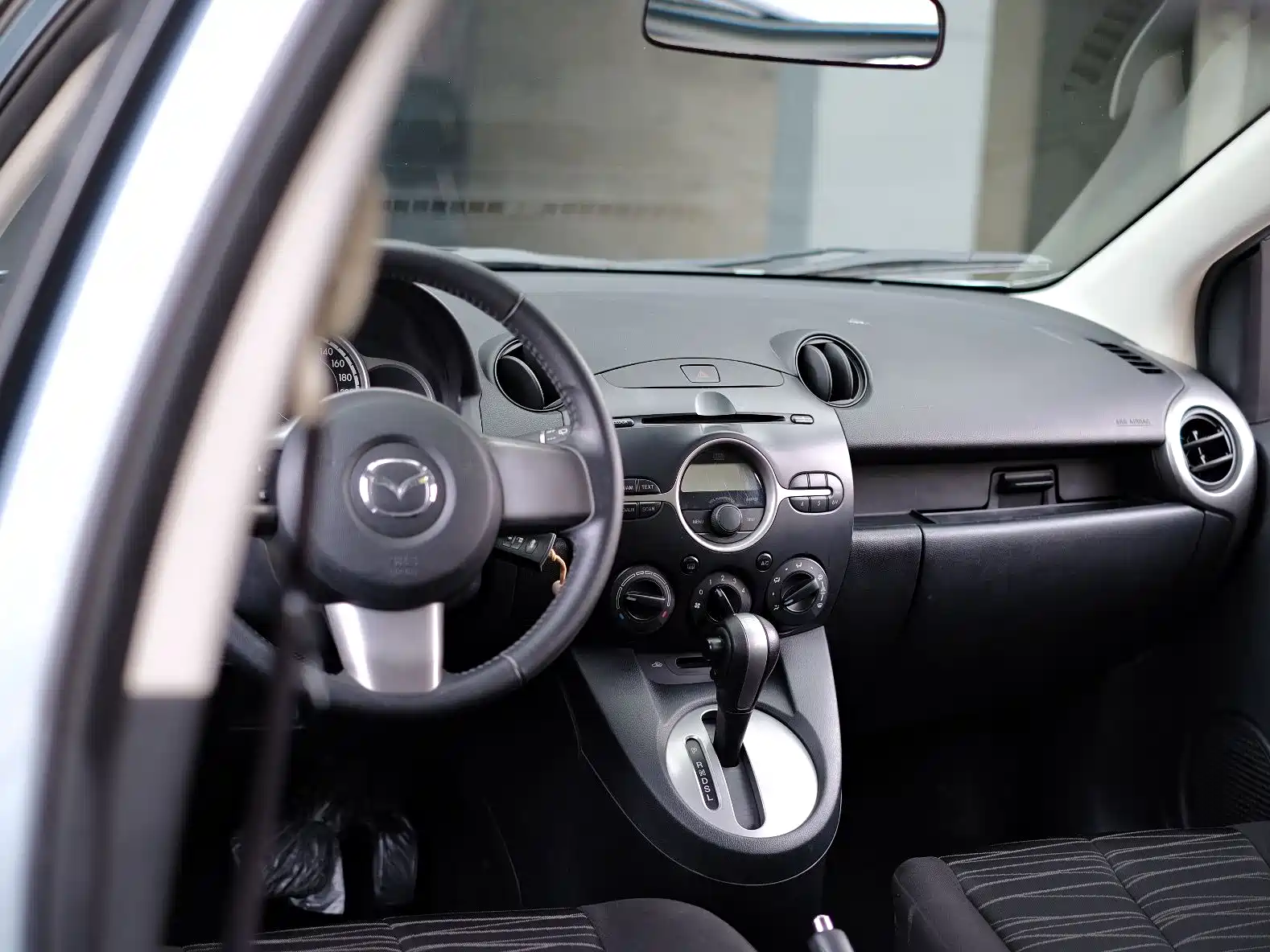 Фото 49 - Mazda 2