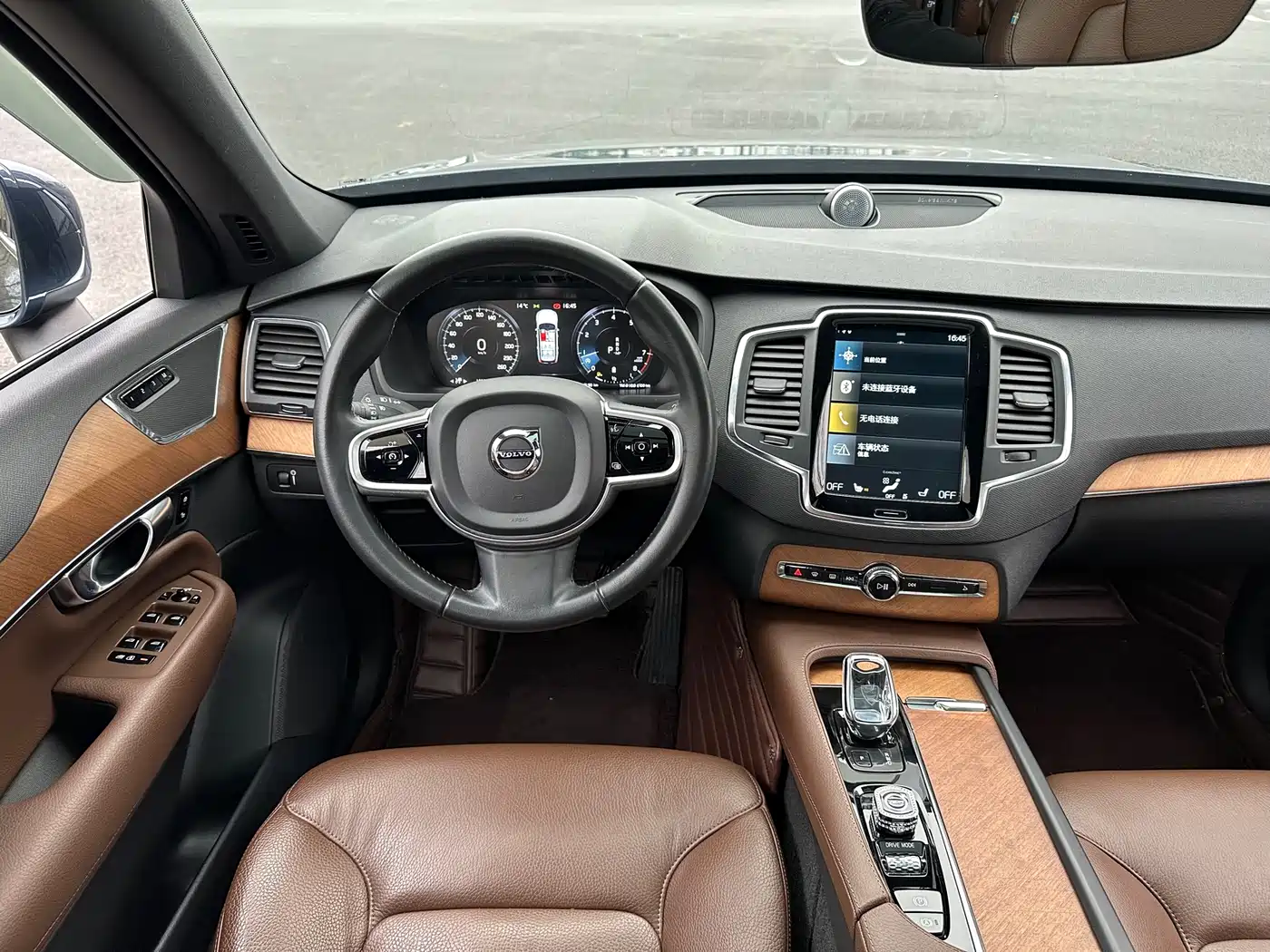 VOLVO XC90