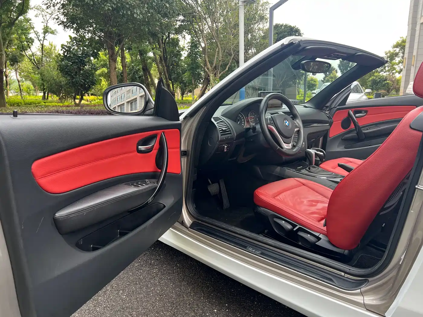 BMW 1 Series (Import) 2011 120i Convertible фото 4