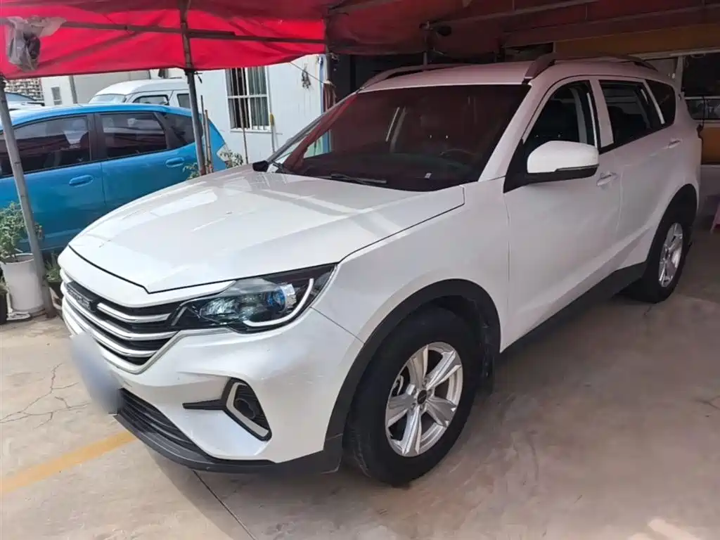 Jetour X70M 2022 1.5T Manual Avant-garde Partner 7-seater