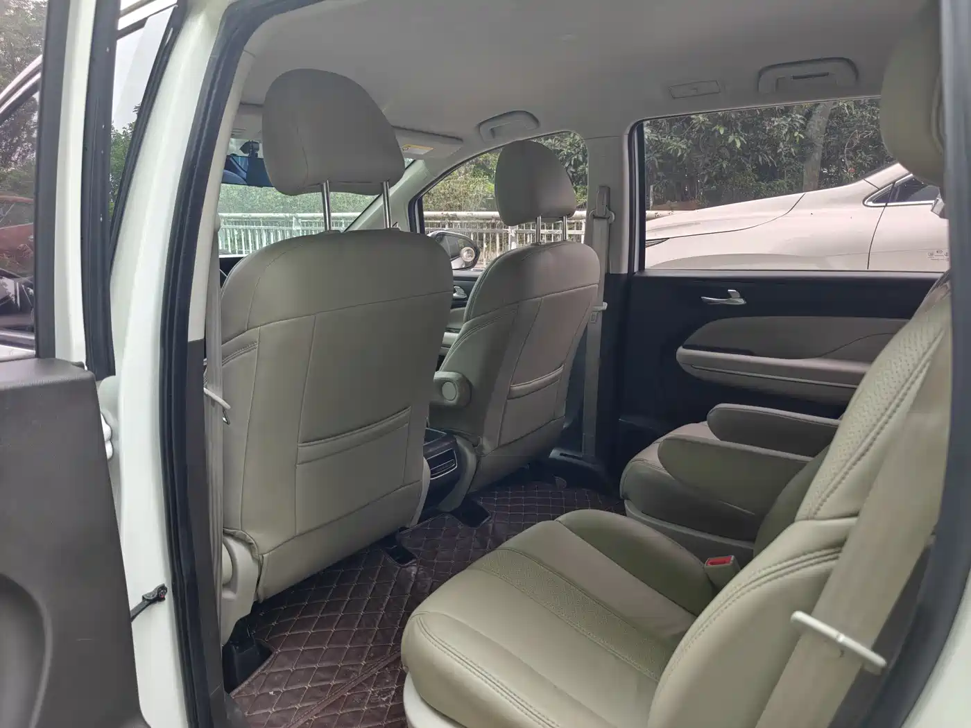 GAC Trumpchi Trumpchi M6 2019 270T Automatic Elite (7-seater) China V фото 19