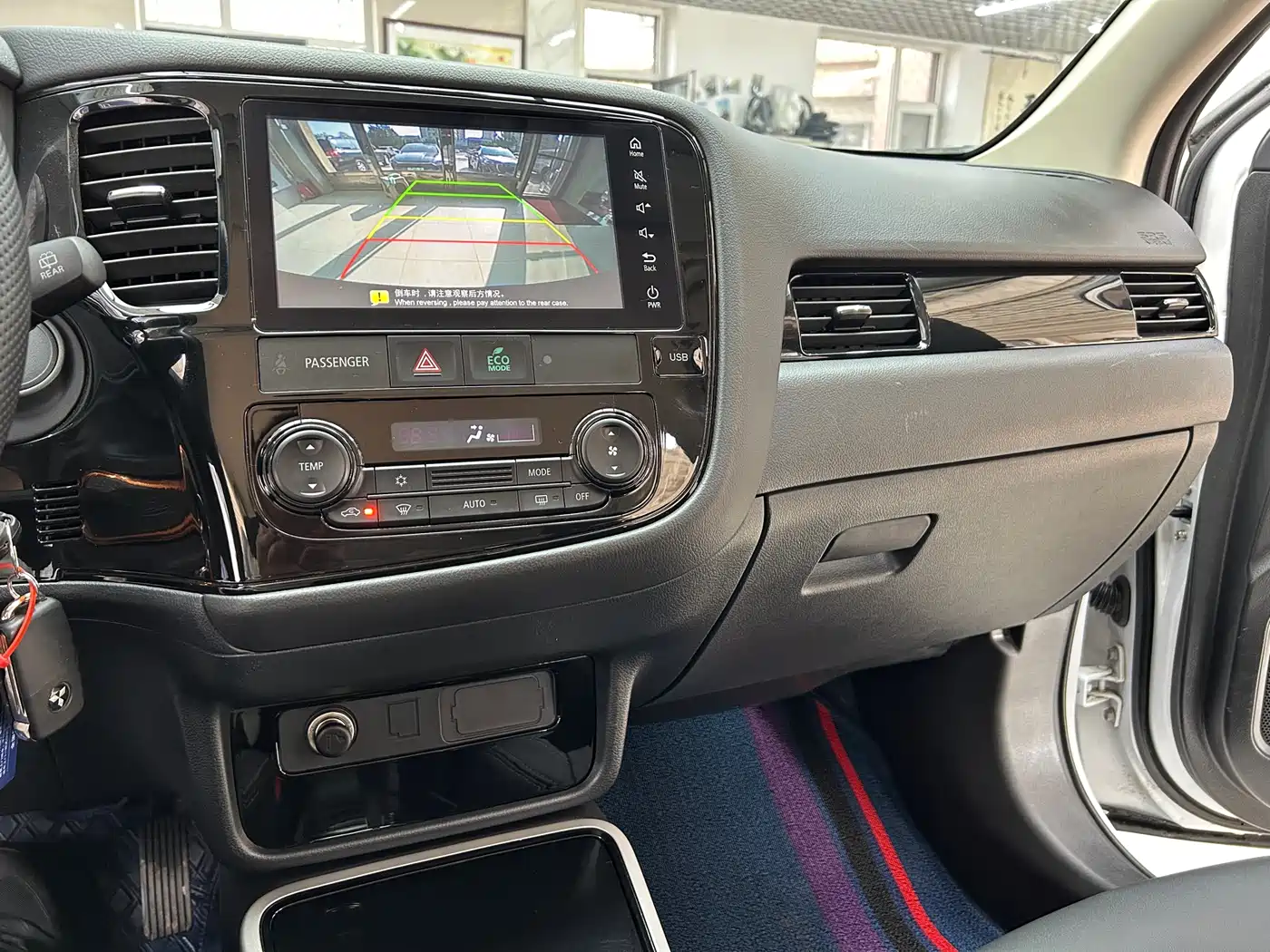 Mitsubishi Outlander 2021 2.0L 2WD Smooth Ride Version 5-Seater фото 15