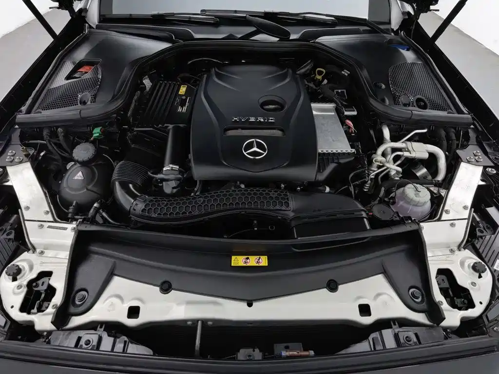 Mercedes-Benz E-Class, миниатюра 6