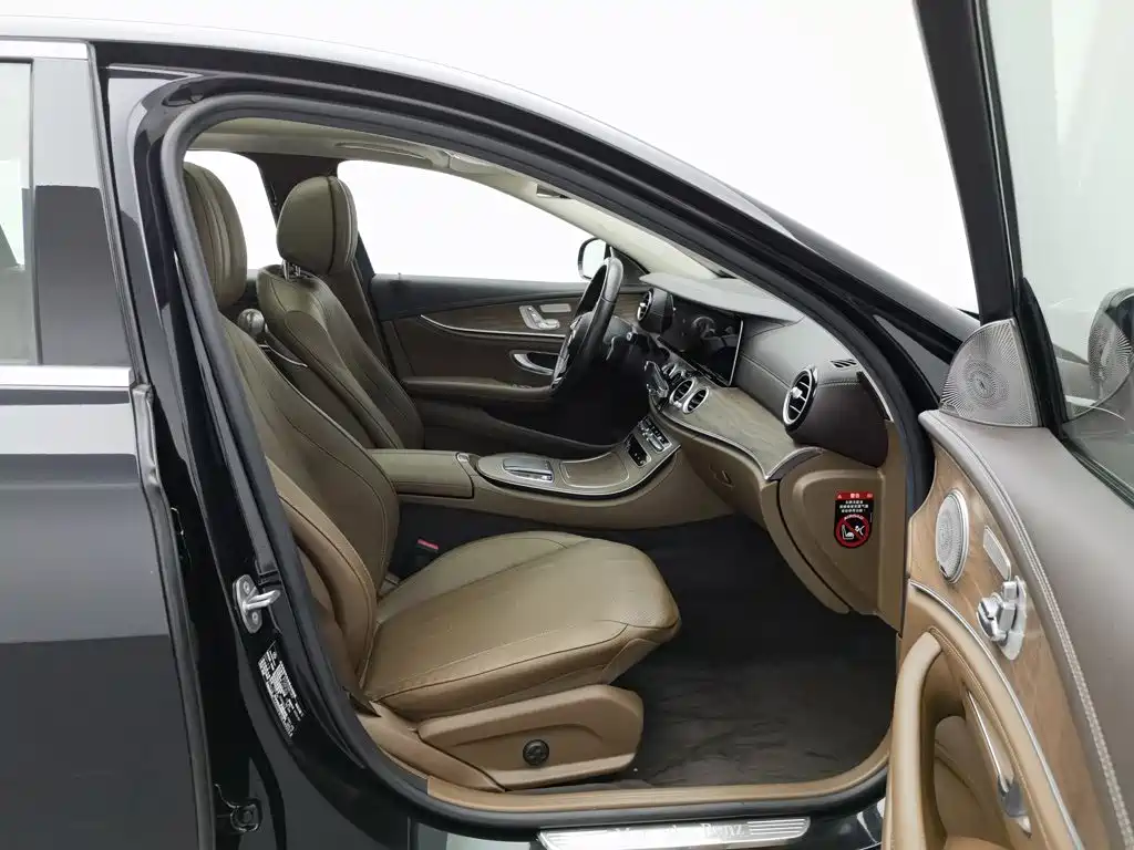 Mercedes-Benz E-Class, миниатюра 23