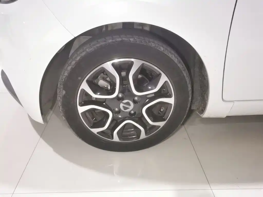 JMCG New Energy Yizhi EV3 2021 2021 Mini Radar Yue Run Model