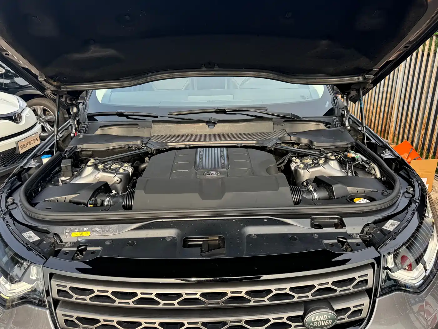 Land Rover Discovery 2017 3.0 SC V6 SE фото 15