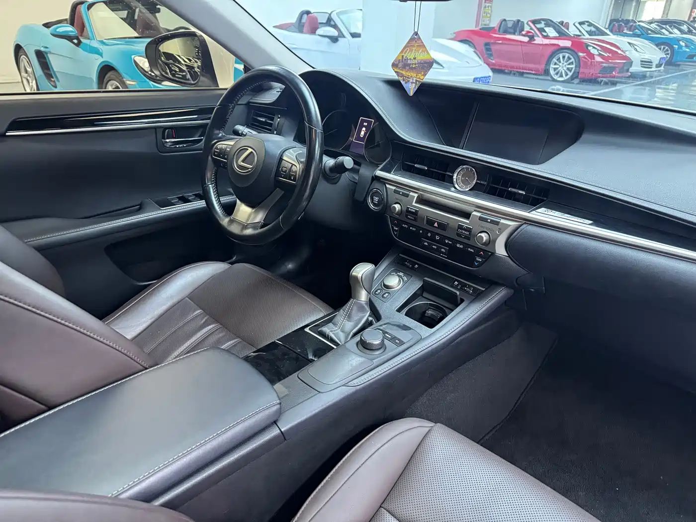 Lexus ES 2017 200 30th Anniversary Edition фото 19