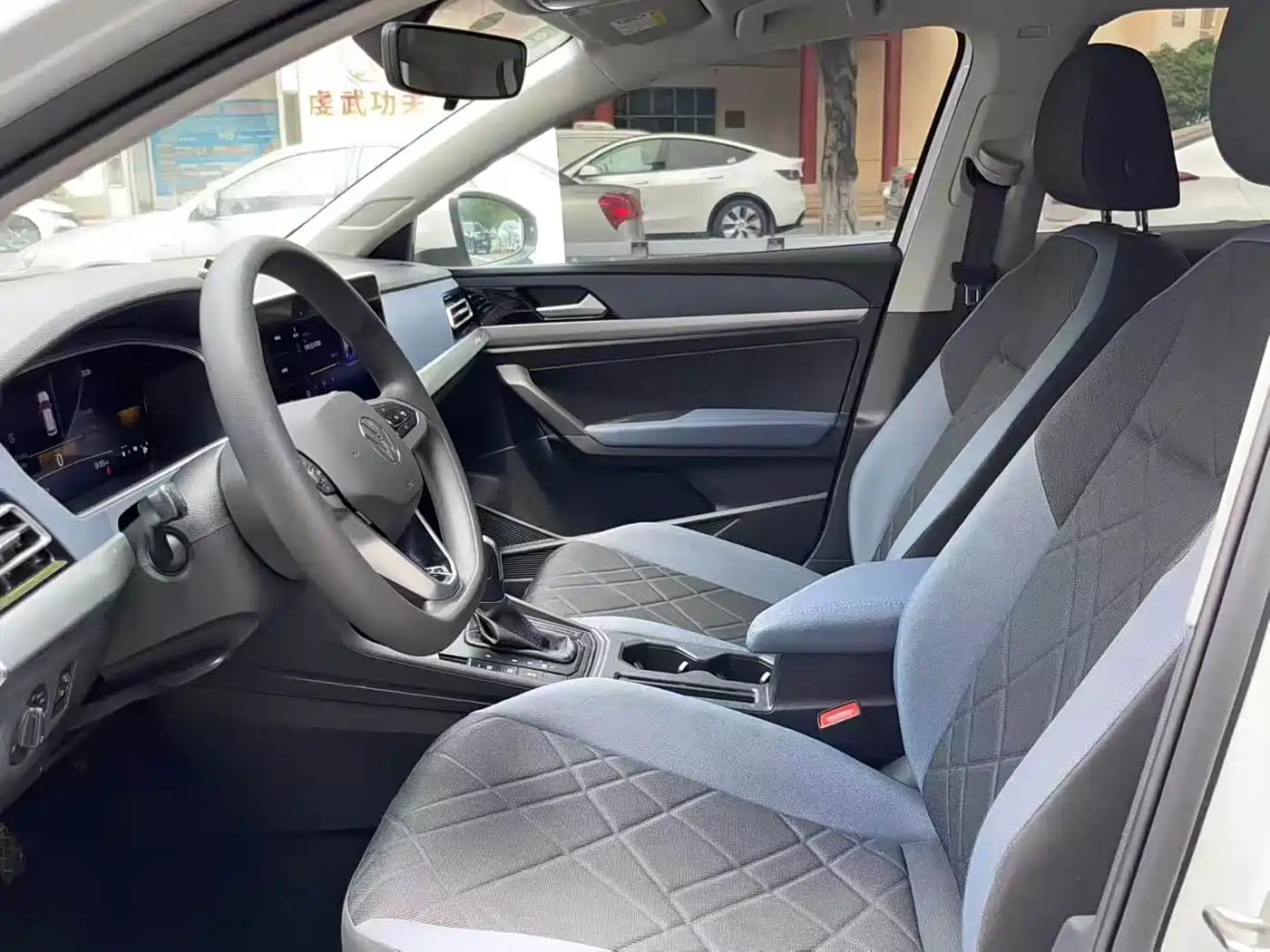 Volkswagen Lavida 2023 1.5L Auto Delight Edition фото 7