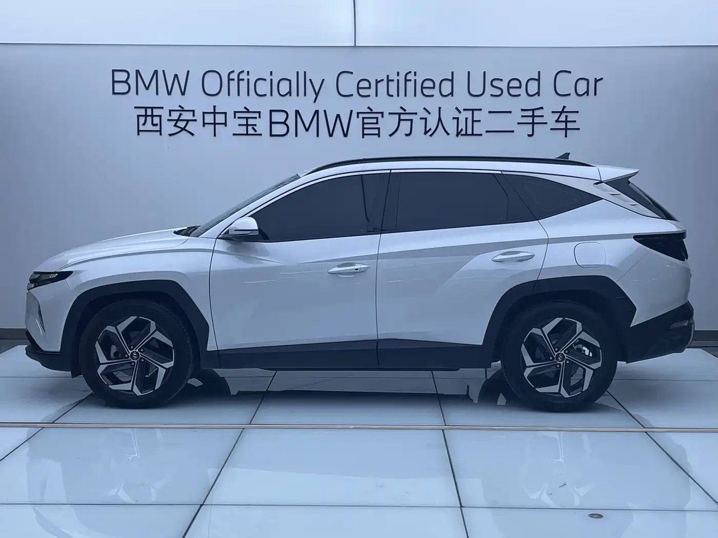Hyundai Tucson 2023 Tucson L 1.5T Automatic 2WD LUX Premium Edition фото 3