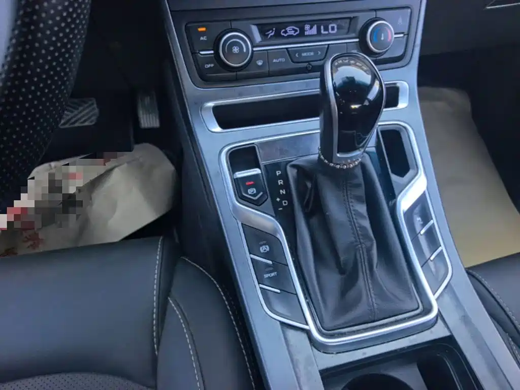 Фото 14 - Geely Emgrand