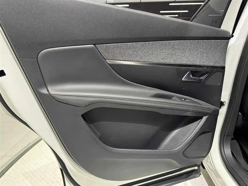 Peugeot 5008 2018 2017 380THP 7-seat Luxury Edition