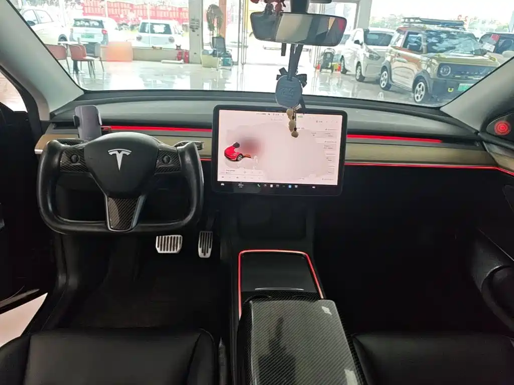 Фото 10 - Tesla Model Y