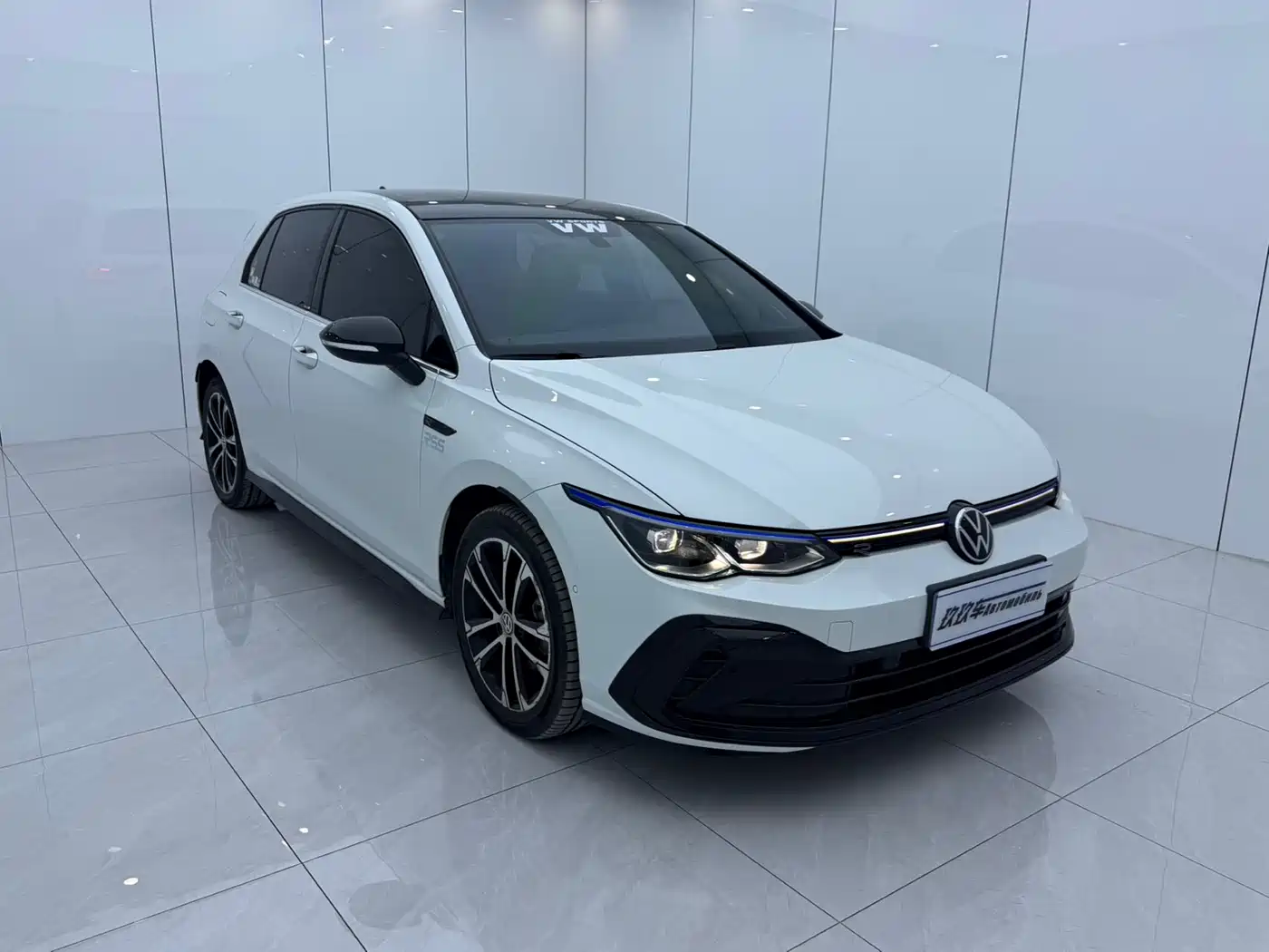 Volkswagen Golf 2023 280TSI DSG R-Line Lite фото 3