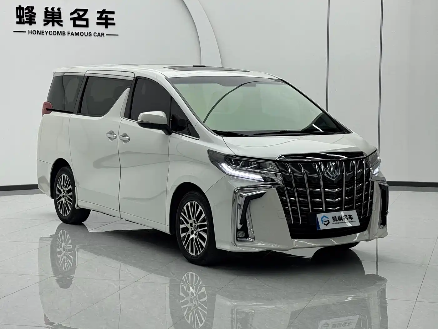 Toyota Alphard 2015 3.5L Luxury Edition фото 3
