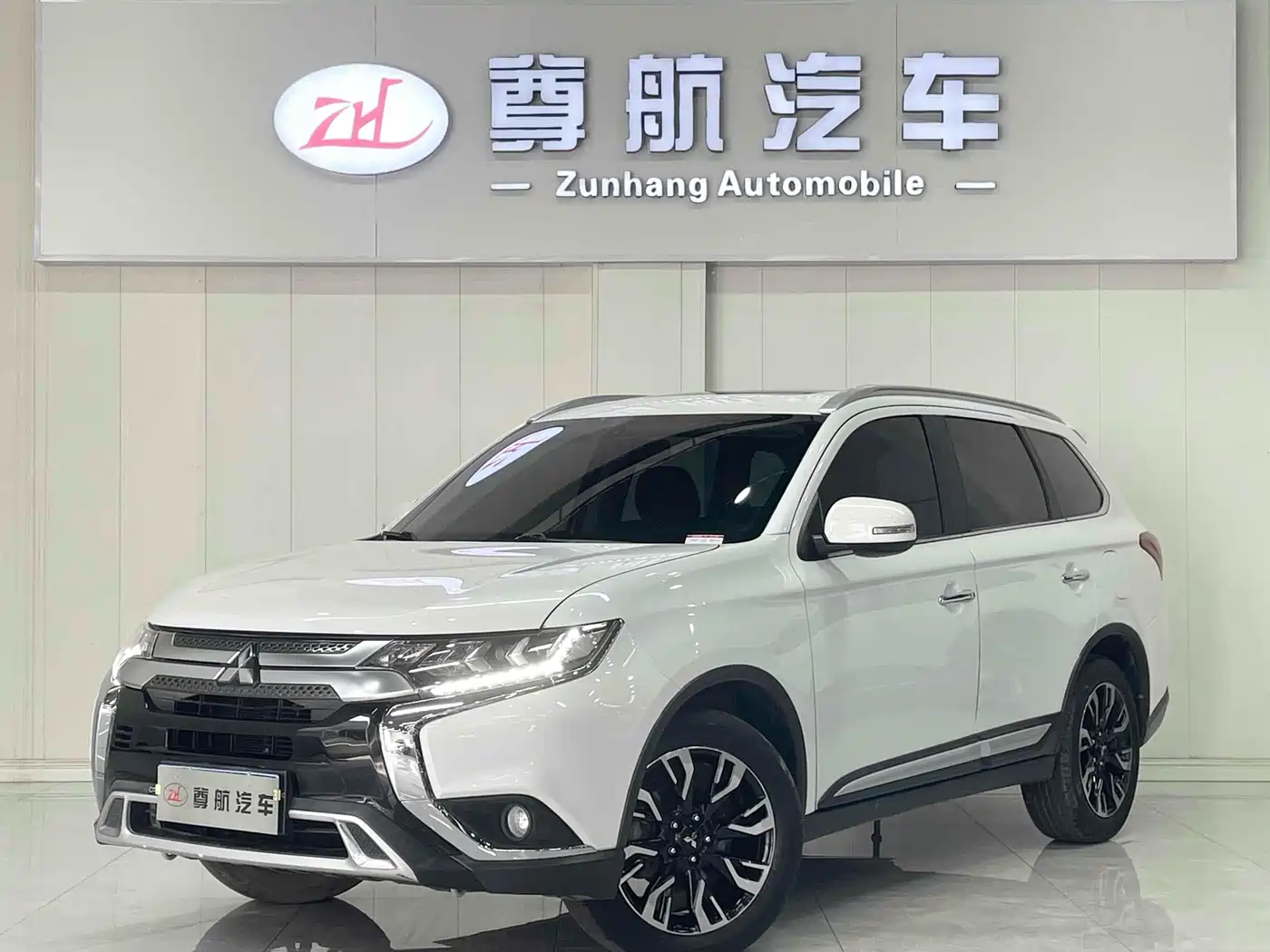 Mitsubishi Outlander 2020 2.4L 4WD Luxury 5-seater
