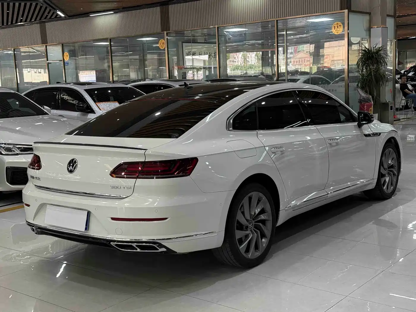 Volkswagen FAW-Volkswagen CC 2023 380TSI Eye-catching Edition фото 4