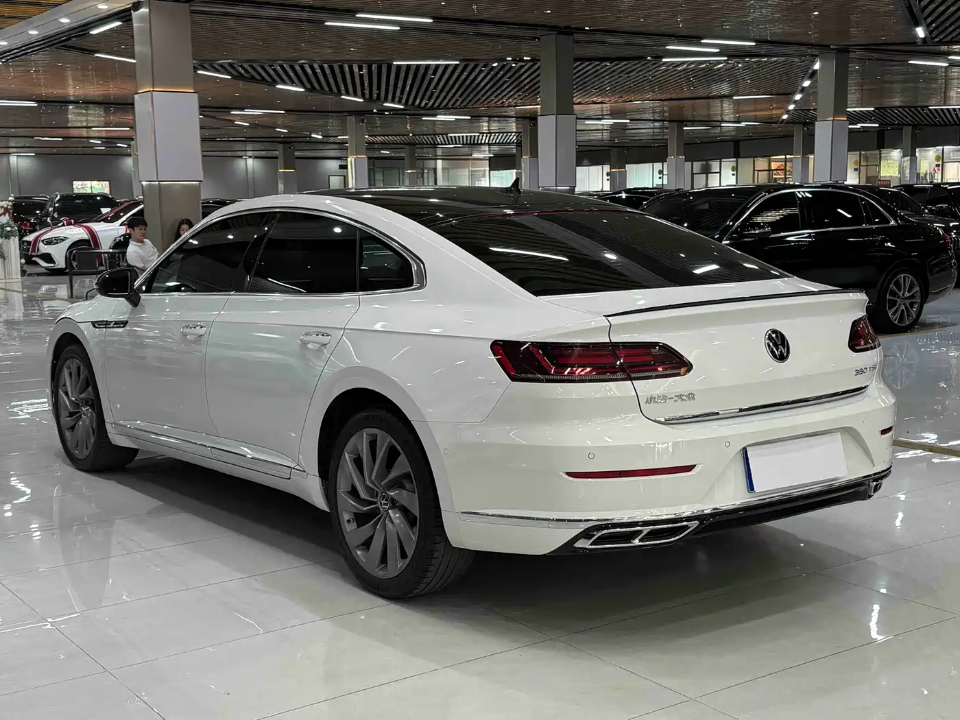 Volkswagen FAW-Volkswagen CC 2023 380TSI Eye-catching Edition фото 6