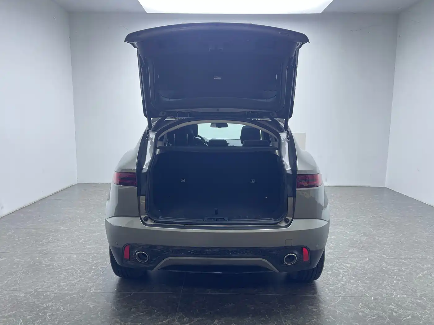 Jaguar E-PACE 2024 2024 Youth Sport Edition R-DYNAMIC