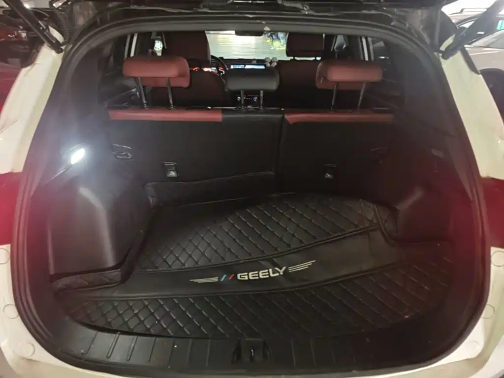 Фото 19 - Geely Coolray