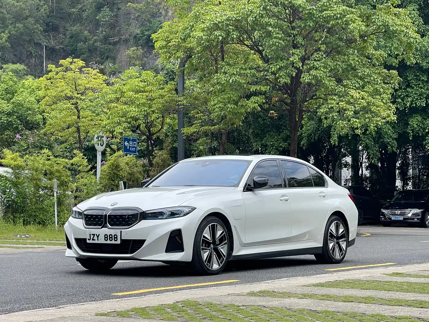 BMW i3 2023