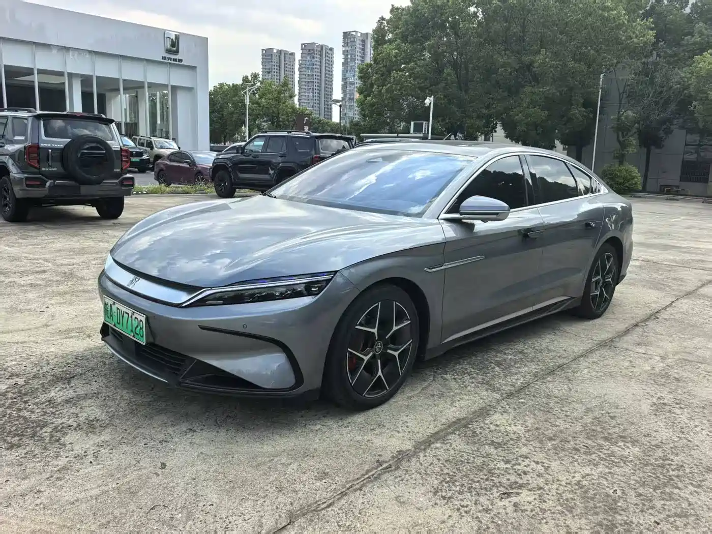 Photo 1 - BYD Han