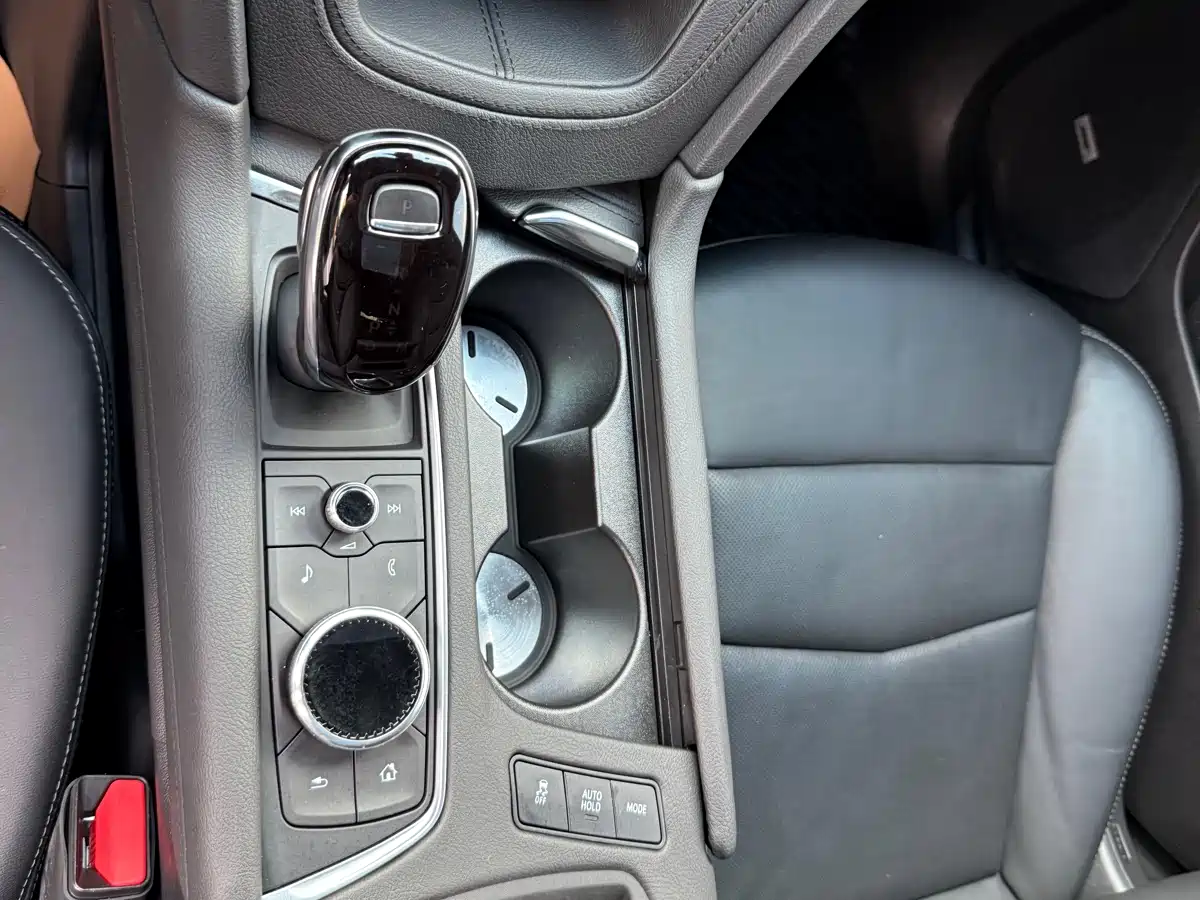 CADILLAC XT5