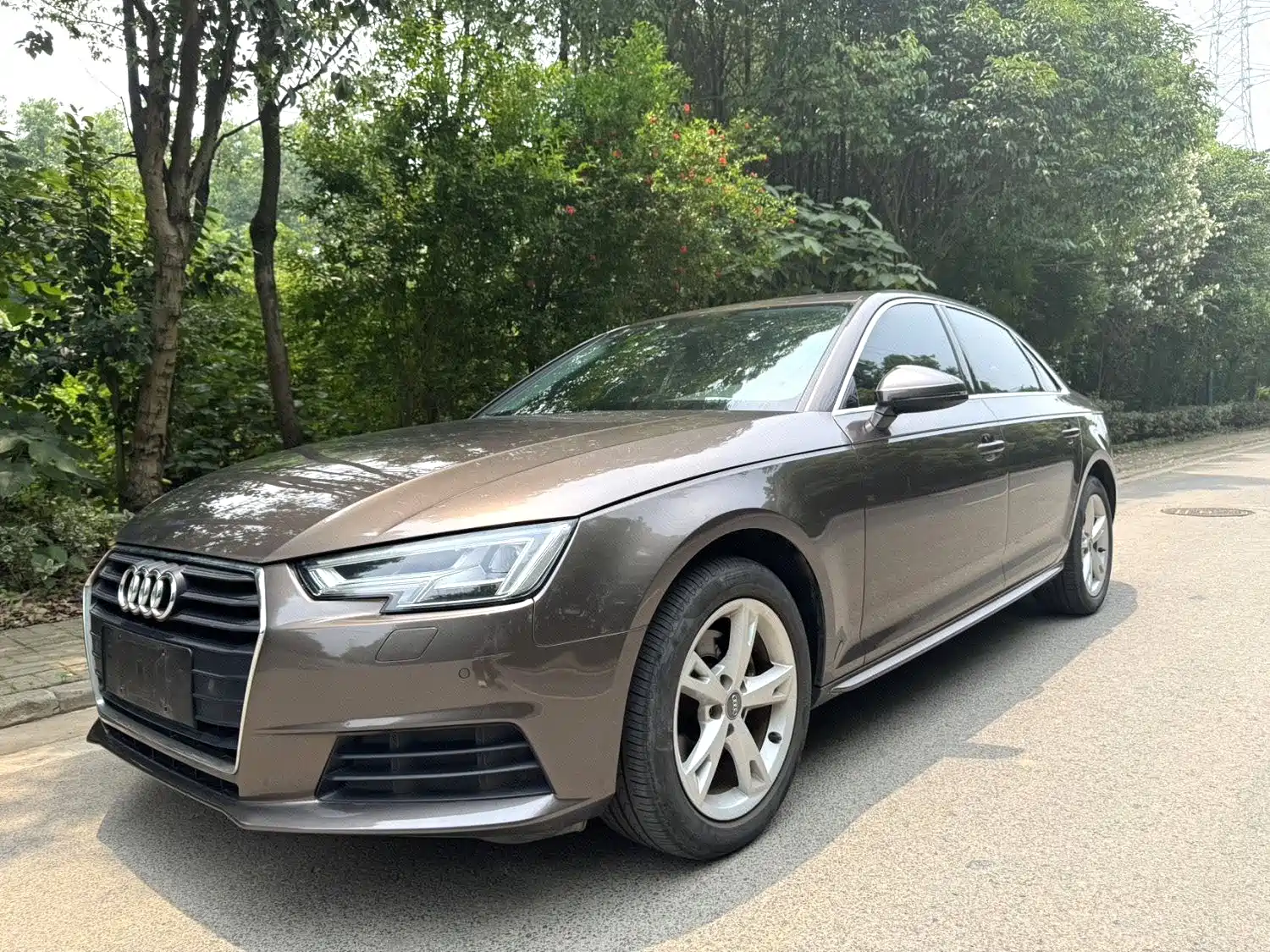 Фото 1 - Audi A4L