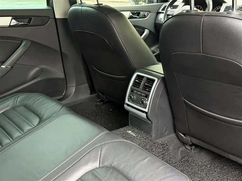 Volkswagen Passat 2014 2.0TSI DSG Executive Edition фото 13