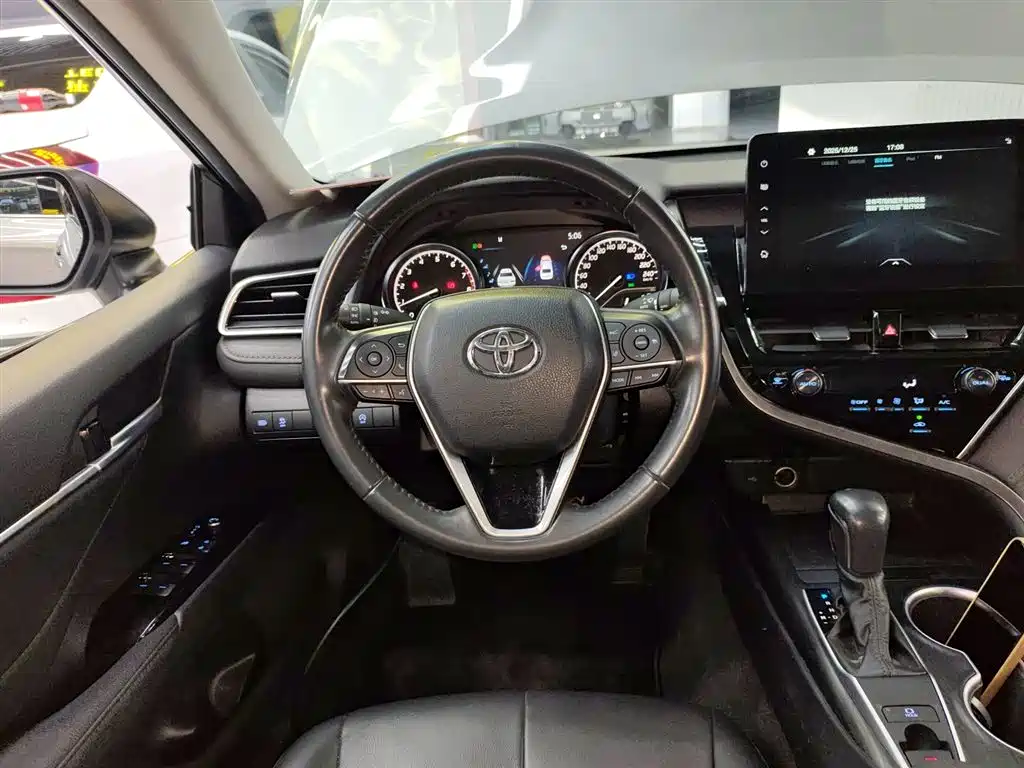 Toyota Camry 2023 2.0G Luxury Edition фото 11